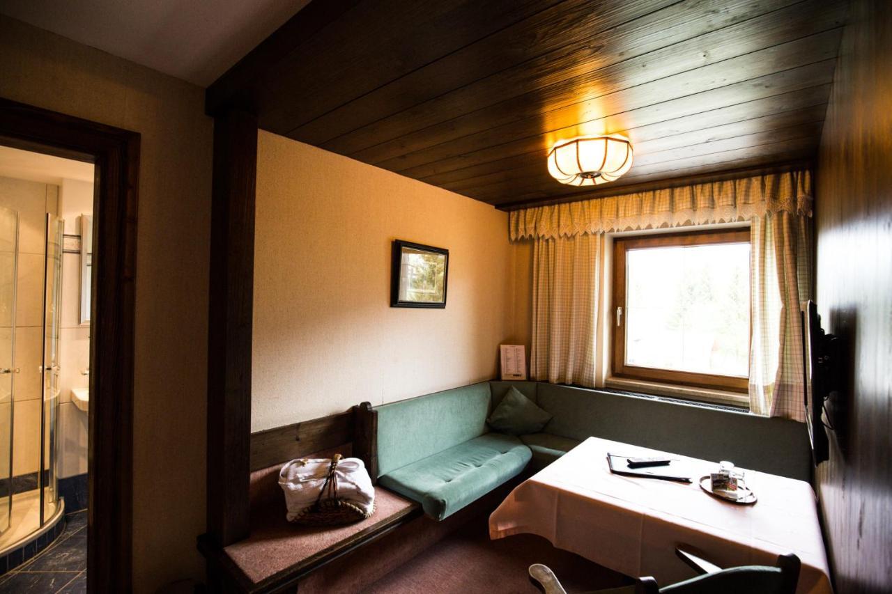 Landhaus Schnoeller Tannheim Bagian luar foto